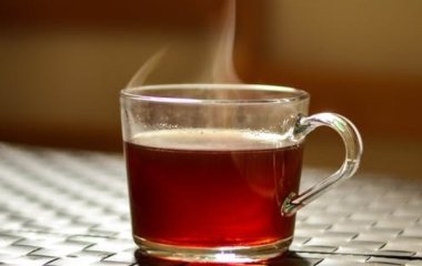 Людям з подагрою порадили відмовитися від чаю