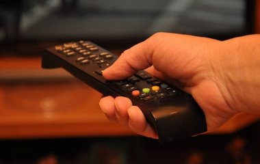 Лікар попередила про шкоду перегляду телевізора для пенсіонерів