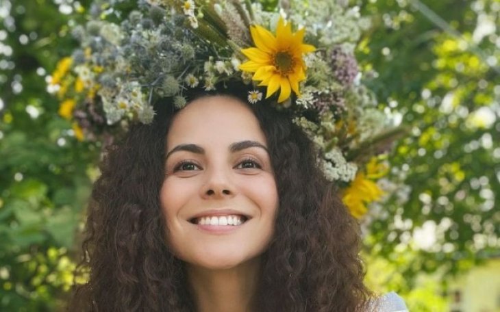 Настя Каменских показалась у мамы в селе и поделилась приятными воспоминаниями