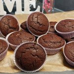 Рецепт шоколадных кексов на кефире за 40 минут - расхватают все