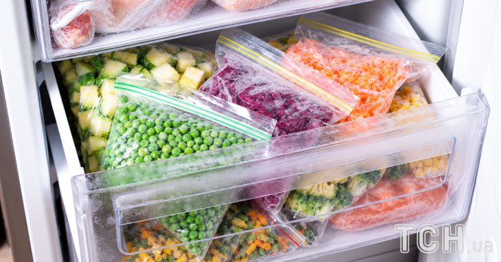 Ніколи не кладіть ці чотири продукти в морозилку: експерт пояснив чому