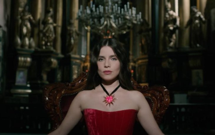 Кристина Соловий ответила на критику ее нового клипа с Жаданом, который они сняли в церкви