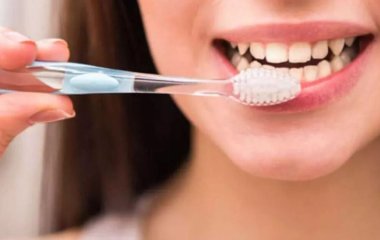 Як щоденні звички псують ваші зуби — пояснення експерта