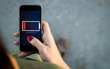 Скільки годин на день можна користуватися смартфоном, щоб не нашкодити очам