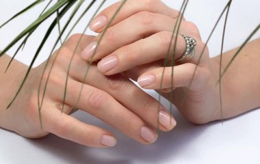 Как безопасно снять гель-лак дома без мастера - пошаговая инструкция