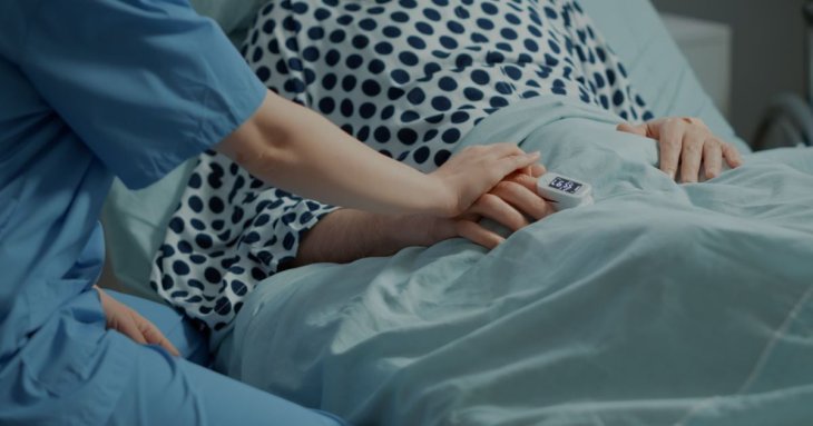Які зміни відбуваються перед смертю: медики пояснили головні ознаки