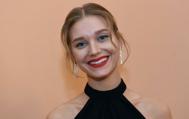 Кристина Асмус заинтриговала подписчиков снимком в свадебном платье
