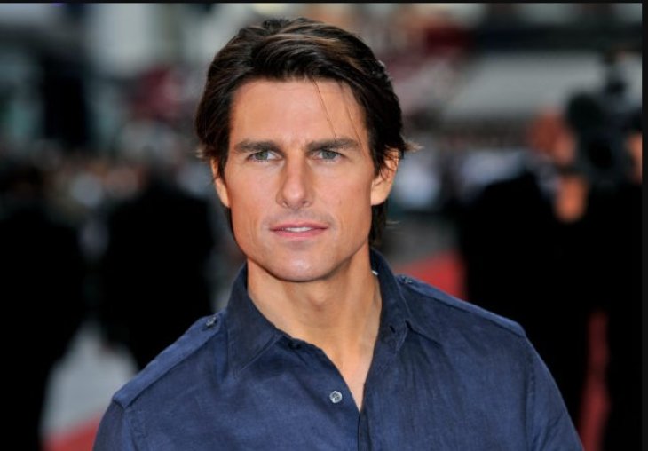 Она младше него на 20 лет: Том Круз отдыхает с новой возлюбленной на яхте