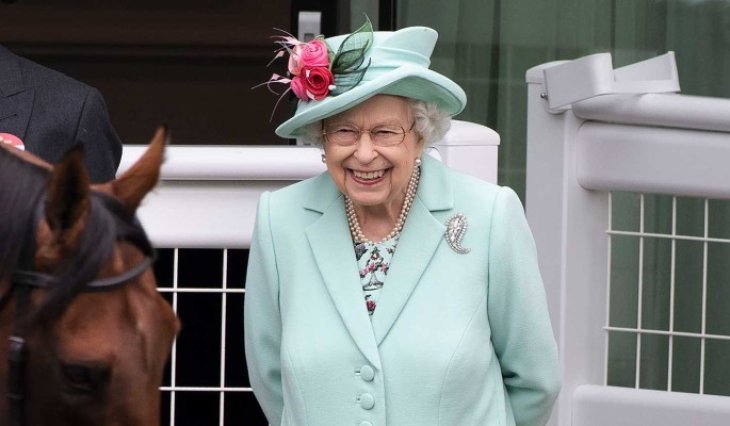 Елизавета II сцепилась с сыном из-за мертвой принцессы Дианы