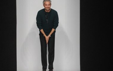 «Сначала шок»: стилист Рогов показал модель-мужчину на каблуках и в колготках (Фото)