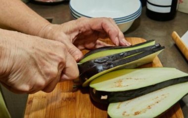 Сытно и полезно: готовим ужин из баклажанов буквально за 10 минут