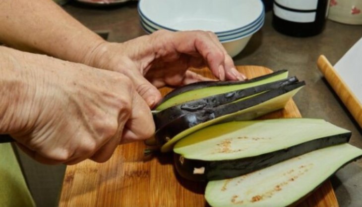 Сытно и полезно: готовим ужин из баклажанов буквально за 10 минут