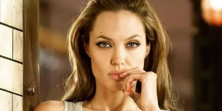 Анджелина Джоли устранила судью по бракоразводному делу с Брэдом Питтом