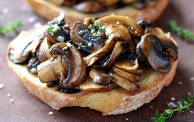 Брускетта с грибами