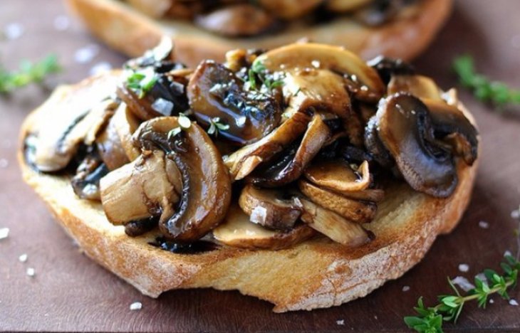 Брускетта с грибами