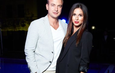 Муж Нюши показал старших наследников