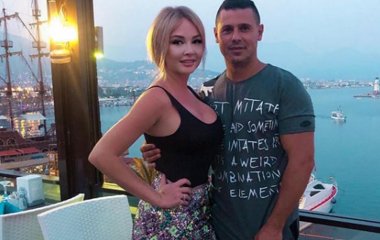 Скандального участника 