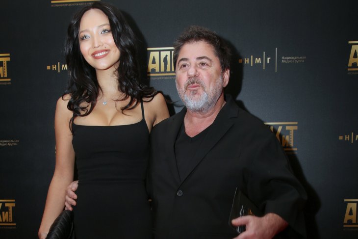 Александр Цекало рассказал интимные подробности  карантина с новой женой