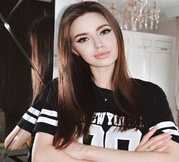 Беременная Анастасия Костенко сломала руку
