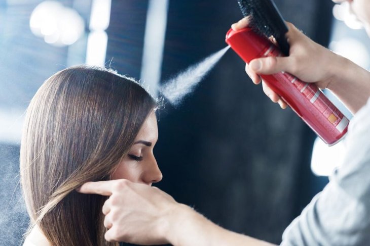 Как использовать лак для волос в быту: Действующие лайфхаки