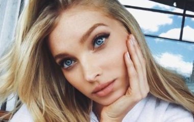 Эльза Хоск позировала топлес в брюках Gucci