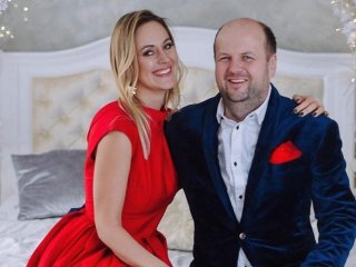 Віктор Бронюк показав, яким було його весілля 18 років тому і як вони з дружиною відтоді змінились