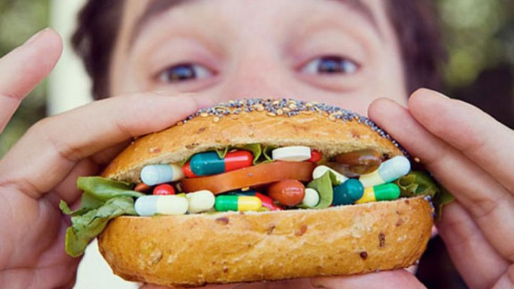 Медики назвали коды пищевых добавок, вызывающих онкологию