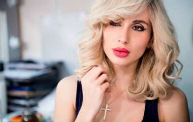 Светлана Лобода примеряла стильный образ