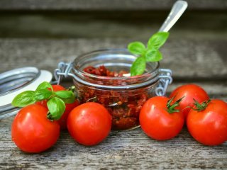 Традиционная итальянская закуска: рецепт вяленых помидоров в микроволновке