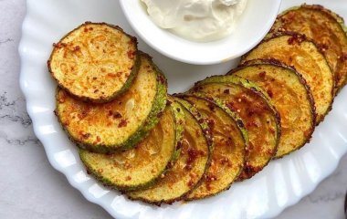 Острые кабачки с чесноком и мятой: необычный рецепт