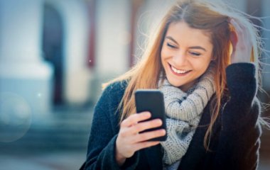 Как развеселить девушку по переписке или  по телефону – выверенные способы