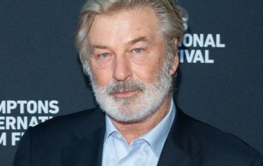 Алек Болдуин обматерил митингующего и попал в конфликт из-за защиты Палестины