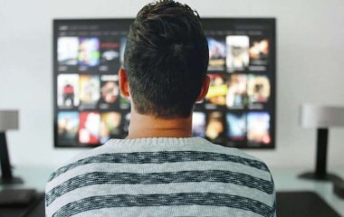 Медики выяснили, что любителям просмотра телевизора грозит смертельная опасность