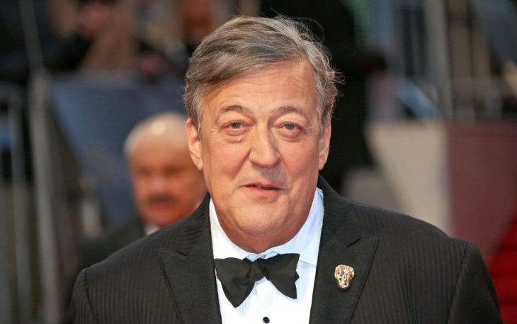 Актер Стивен Фрай рассказал, как в Киеве прятался от российских ракет: 