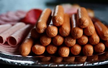 Лікар попередив про смертельну небезпеку ковбаси