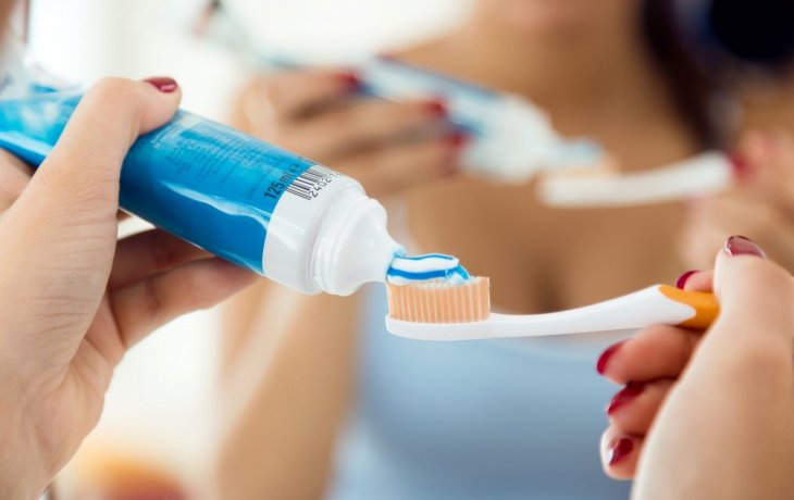 Як застосовувати зубну пасту в побуті: корисні хитрощі