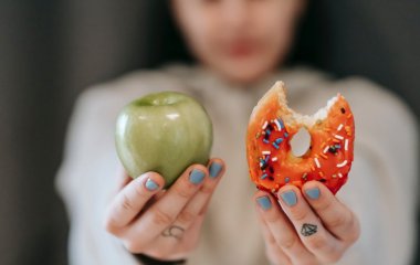 Лікар Дехган назвала продукти, які «затримують частки холестерину» та знижують його рівень