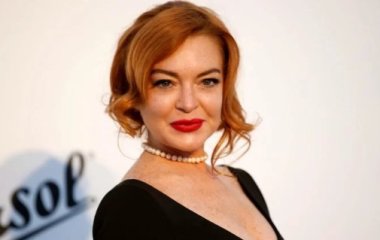 Линдси Лохан заметили в ночном клубе в компании старшего бойфренда 