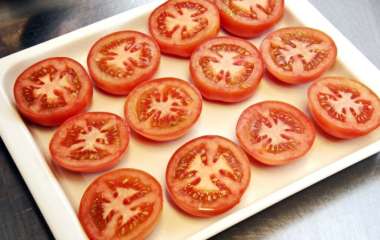 Маринованные помидоры с медом: оригинальный рецепт летней закуски