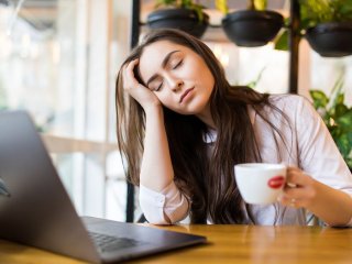 Как определить дефицит витаминов: на него укажут эти симптомы