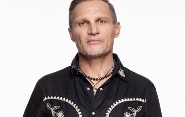 Олег Скрипка рассказал, как его детей в школе затравили из-за того, что у них нет телефонов