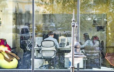 Імунолог назвав довгий робочий тиждень причиною інсультів