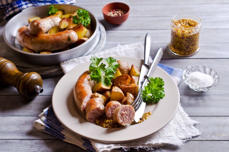 С картофелем и салом: рецепт колбасок с драчками