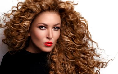 Ирина Дубцова позировала в женственном платье