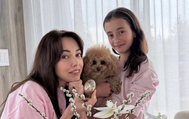 Катерина Кухар показала, як із 11-річною донькою-красунею від Стоянова святкує Великдень