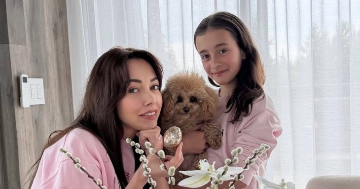 Катерина Кухар показала, як із 11-річною донькою-красунею від Стоянова святкує Великдень