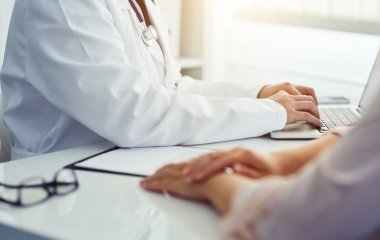 Лікарі пояснили чому ожиріння матері збільшує ризик аутизму у дітей