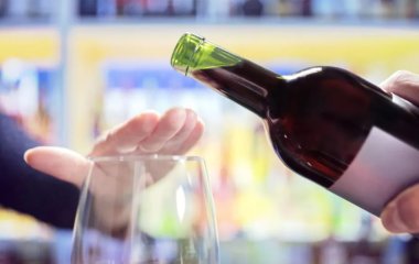 Лікар пояснив, що буде з організмом при відмові від алкоголю на тиждень