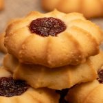 Готовим очень вкусненькое печенье с кремом и джемом