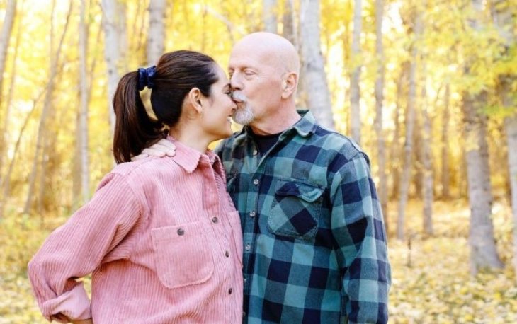 Жена больного деменцией Брюса Уиллиса показала подросших дочерей от актера